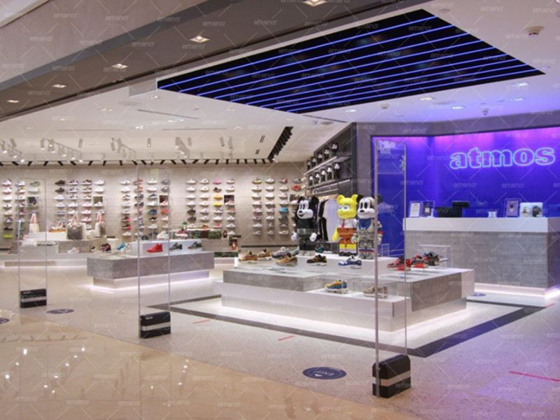 ATMOS, marchio giapponese di scarpe alla moda, installa l'antifurto in acrilico AM9800