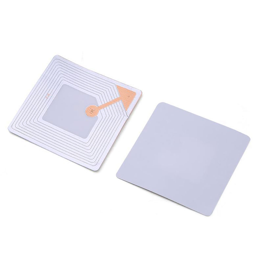 Cosa sono le etichette EAS e perché sono essenziali per la moderna sicurezza nel commercio al dettaglio?